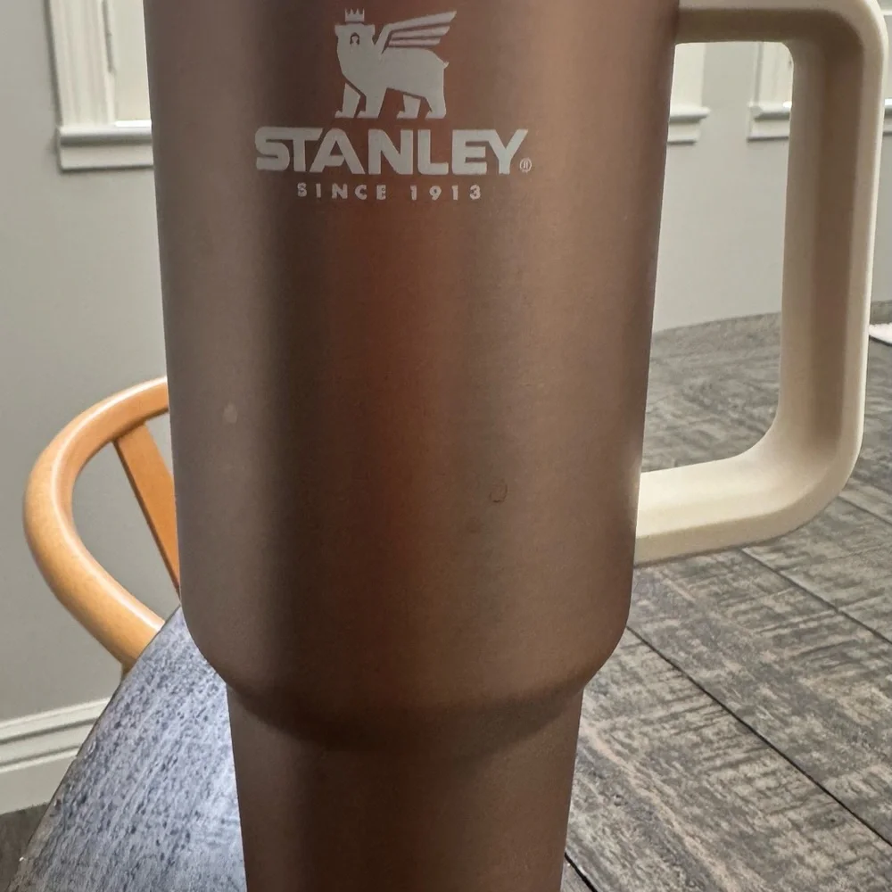 Stanley Bronze Travel Tumbler with Cream Handle - Picture 2 of 7
